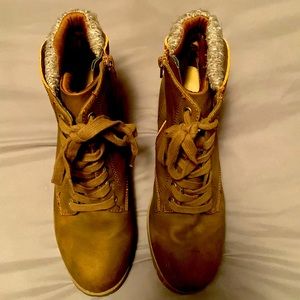 Hot Tomato Women’s Ankle Boots